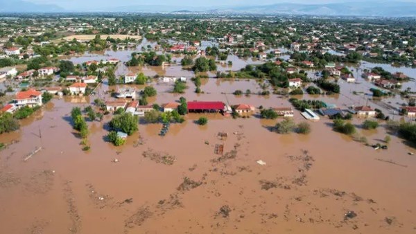 وفاة 13 في العاصفة دانيال بليبيا من عائلة واحدة بالإسكندرية كانوا بيجروا على أكل عيشهم 2 وفاة 13 في العاصفة دانيال
