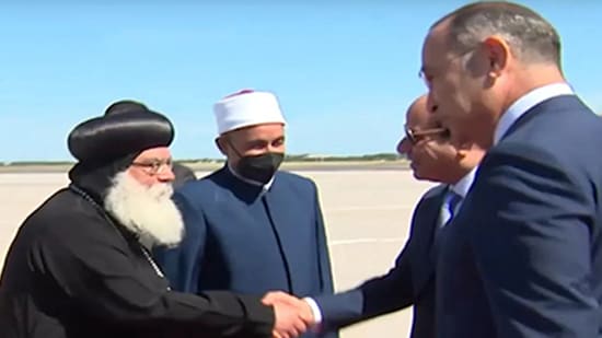 بالصور الأنبا دميان أسقف شمال ألمانيا ينفذ وعده للرئيس السيسي 5 الأنبا دميان أسقف شمال ألمانيا ينفذ وعده للرئيس