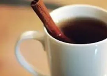فوائد تناول كوب القرفة ساخن ماذا يحدث لجسمك