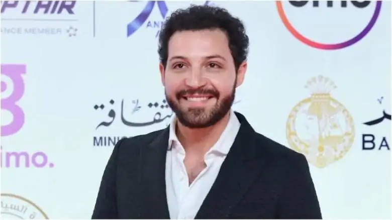 محمود حجازي يعلن عن خطوبته على عاشقة العلم في قلب أمريكا 2 محمود حجازي يعلن عن خطوبته