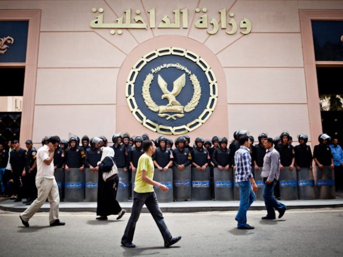 بولس مواطن من ذوي الهمم يستغيث جرجرني وضربني في الشارع 2 wzart dd