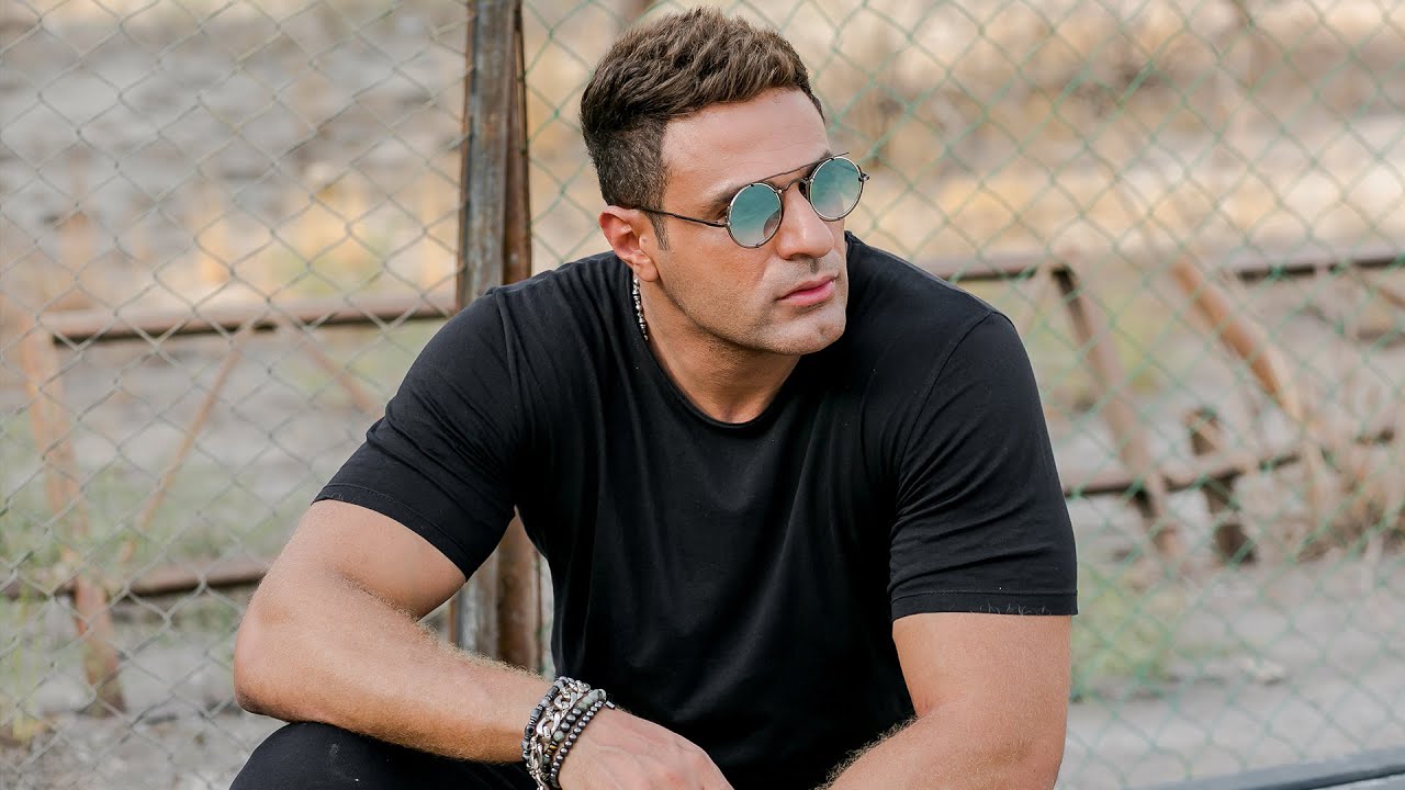 محمد نور يحتفل بعيد زواجه الذهبي برسالة مؤثرة 4 محمد نور يحتفل بعيد زواجه الذهبي