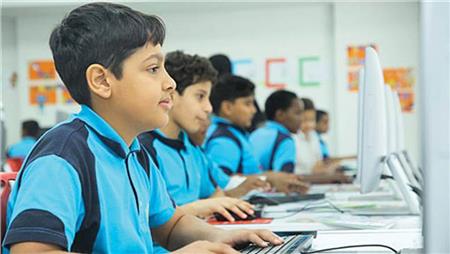 تقييم امتحانات الإبتدائي بالألوان أم الدرجات التعليم توضح 2 طلاب المدارس