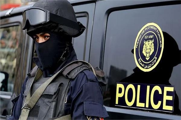 تفاصيل القبض على مزور البنوك والنيابة تحقق 1 تفاصيل القبض على مزور البنوك