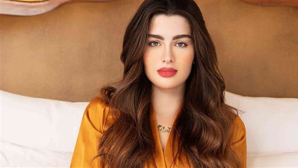 روان بن حسين تتألق وتكشف عن مفاجأة لجمهورها 2 روان بن حسين تتألق بأناقة