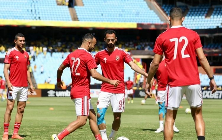 كاف يفرض غرامة قاسية على الأهلي والنادي الأحمر يرد بقوة 1 كاف يفرض غرامة قاسية على الأهلي
