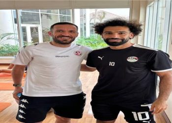 معلول مغازلًا صلاح