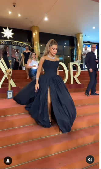 نوال الزغبي تتعرض للتعليق الجريء ناقد الموضة يصف فستانها بالكيس 3 نوال الزغبي تتعرض للتعليق الجريء