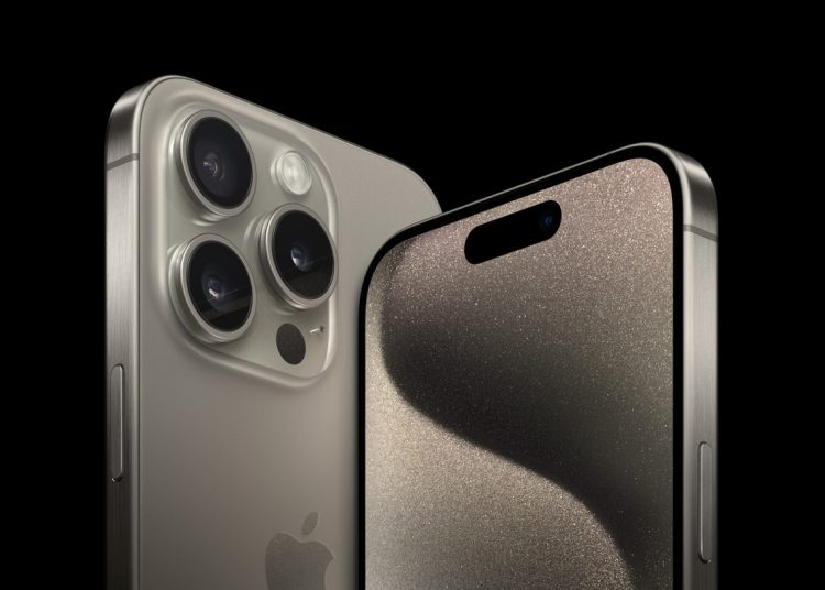 كشف عدد مرات شحن بطارية iPhone 15 مفاجأة لمستخدميه 1 شحن بطارية iPhone 15