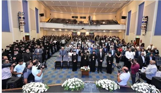 بالصور قداسة البابا تواضروس يشهد حفل تكريم خريجي معهد مشورة المعادي 2 214 12