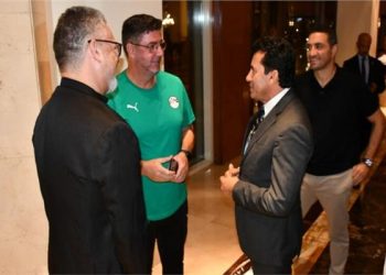 تفاصيل مكالمة وزير الرياضة مع فيتوريا بعد تعادل المنتخب المصري