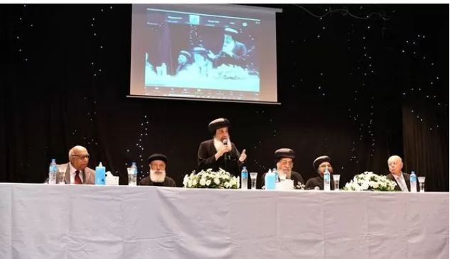 بالصور قداسة البابا تواضروس يشهد حفل تكريم خريجي معهد مشورة المعادي 3 216 10