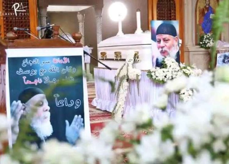 شاهد محبي أبونا سمعان إبراهيم أثناء التدافع بتشييع جنازته 1 345559201 789167012567126 4796751105152949976 n 351