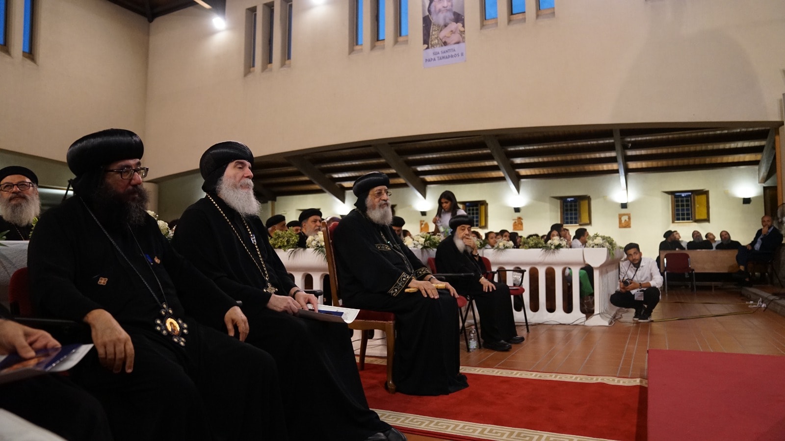 بالصور قداسة البابا تواضروس الثاني في رابع أيام الزيارة لقاء مع شباب إيبارشية ميلانو 2 قداسة البابا تواضروس الثاني