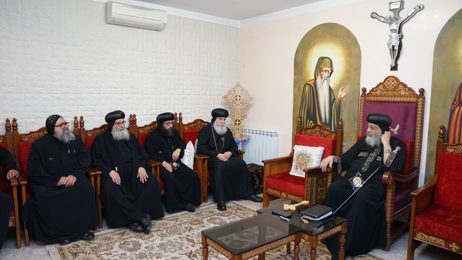 بالصور اهم الأخبار عن البابا تواضروس الثاني من دير الأنبا شنودة بميلانو 5 قداسة البابا تواضروس الثاني من دير الأنبا شنودة بميلانو