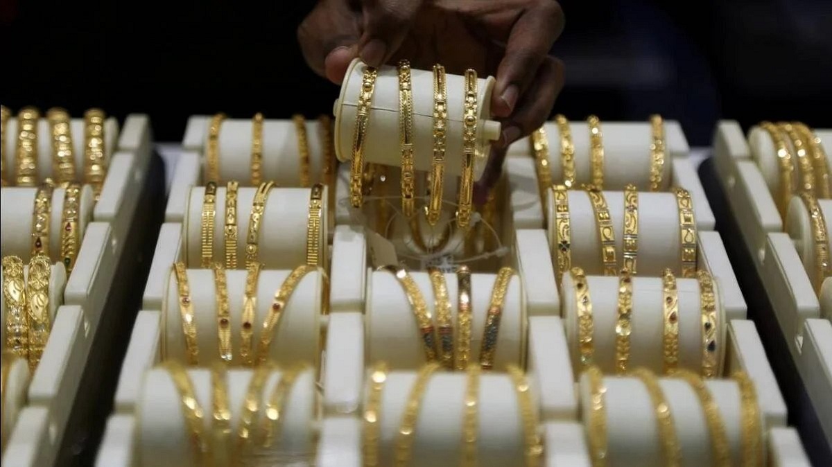 الذهب طاير والجرام يقترب من 3000 جنيه مفاجأة في الأسعار اليوم 4 الذهب