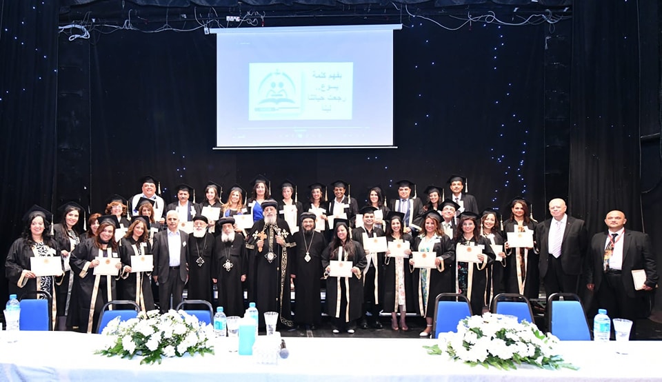 بالصور البابا تواضروس الثاني فى حفل تكريم خريجي معهد مشورة بالمعادي 3 البابا تواضروس الثاني يكرم خريجي معهد المشورة