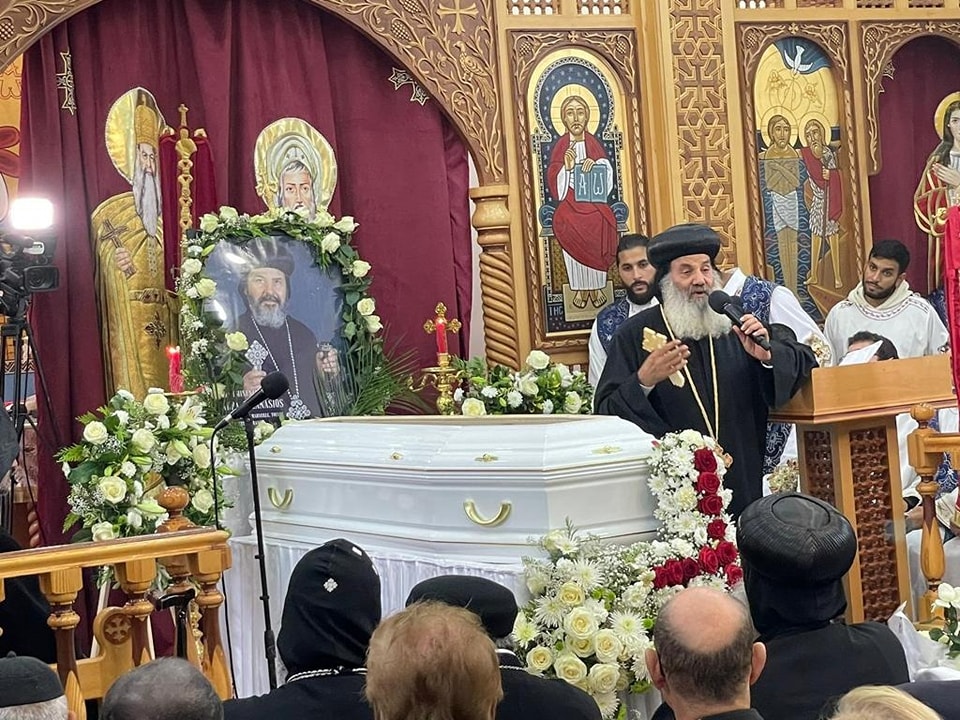 بالصور جنازة الأنبا أثناسيوس بفرنسا بحضور أحبار الكنيسة 3 جنازة الأنبا أثناسيوس بفرنسا