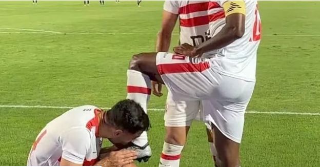 الفرحة نسيتني بعمل إيه لاعب الزمالك يعتذر عن تقبيل قدم شيكابالا 2 4 6