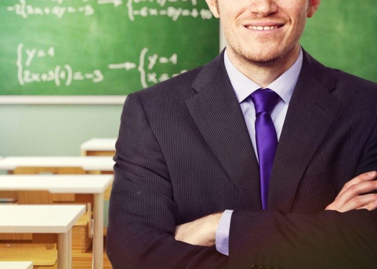 نقل مدرس للمستشفى بعد واقعة مؤسفة في شقة تابعة لإحدى الطالبات 1 نقل مدرس للمستشفى