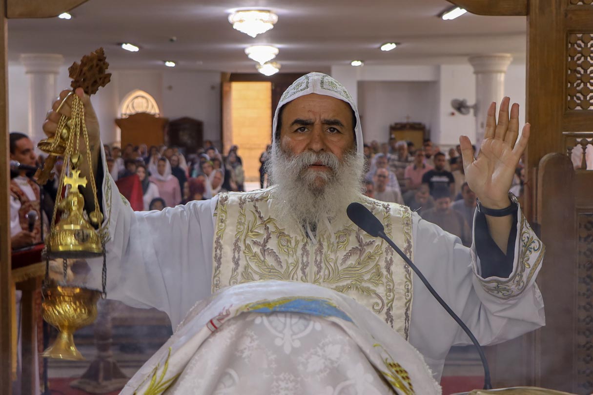 الأنبا بيمن يصدر بيان هام للأقباط 4 anba bemnn 1