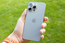 كشف عدد مرات شحن بطارية iPhone 15 مفاجأة لمستخدميه 4 شحن بطارية iPhone 15