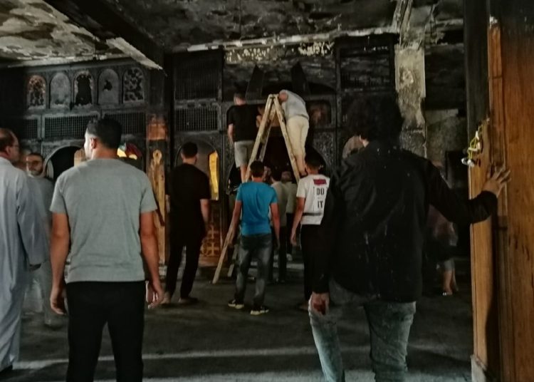 تفاصيل حريق كنيسة مارجرجس في الفيوم بابشواي والنيابة تطلب تفريغ الكامرات 1 p55Ec 12