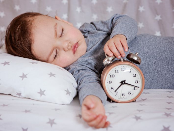 الصحة تعلن عدد ساعات النوم 