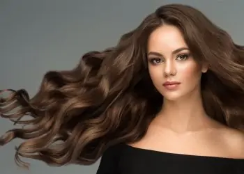 أصنعي لنفسك حمام كريم لإنبات الشعر في 3 دقائق بالثوم