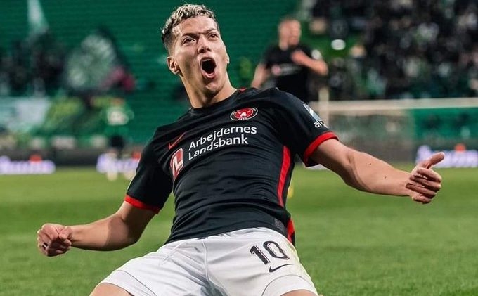 إمام عاشور يثير جدلاً بين جماهير الأهلي وإنبي يهدد بالتصعيد إلى الفيفا 1 إمام عاشور يثير جدلاً