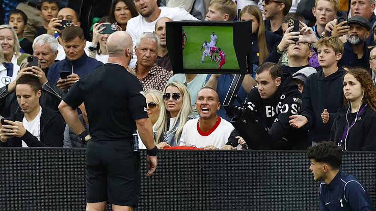 إيقاف حكم الـ VAR بمباراة ليفربول شوف التفاصل 2 إيقاف حكم الـ VAR بمباراة ليفربول