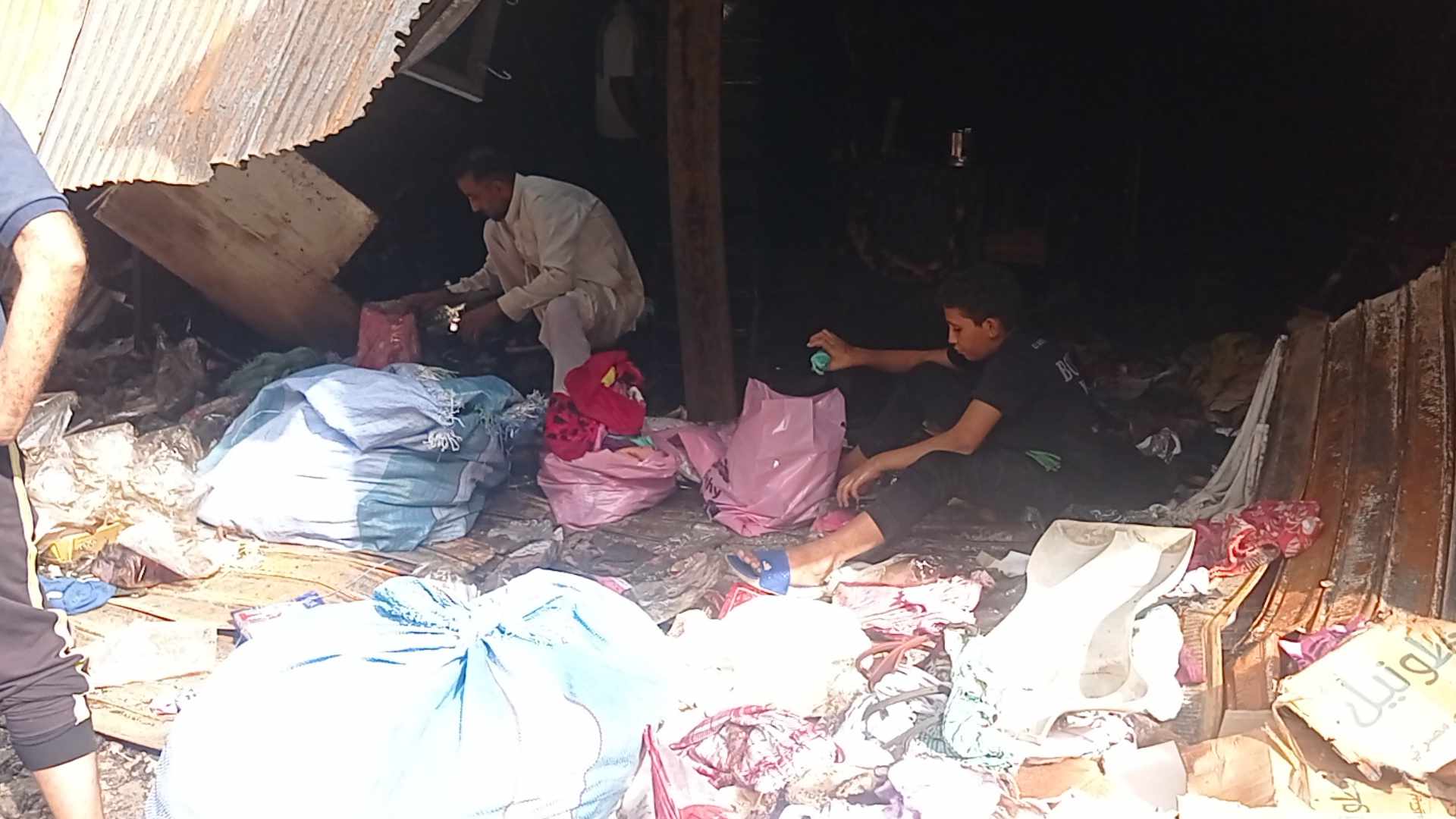 تفاصيل حريق السيدة زينب وحالة من الصدمة تخيم على المكان 3 تفاصيل حريق السيدة زينب1