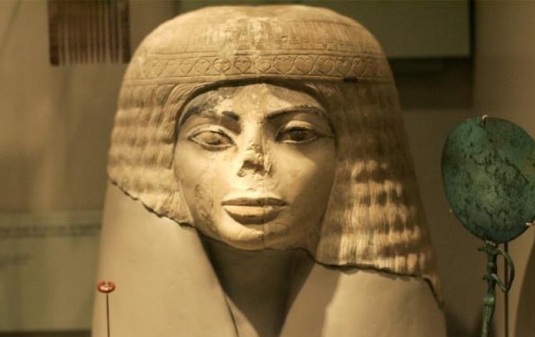 حكاية تمثال مصري عمره 3000 سنة شبه مغني شهير 1 تمثال مصري عمره 3000 سنة