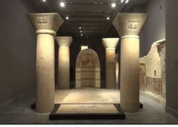 أشبه بالكنيسة بالصور عرض الآثار المسيحية في المتحف اليوناني والروماني