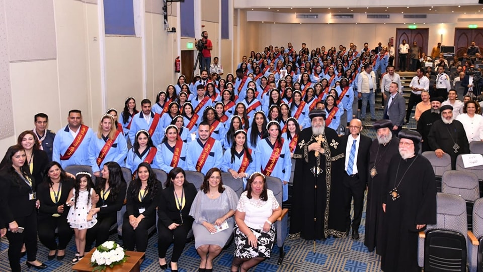 البابا تواضروس الثاني بكنيسة مارجرجس في عين شمس يلقي عظته الأسبوعية 4 البابا تواضروس الثاني يشهد حفل تخريج
