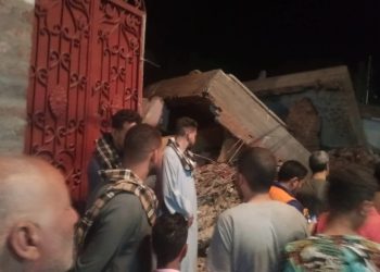 بالصور انهيار منزل في أسيوط بدون أعمدة و باقى الأسرة كانوا في الكنيسة