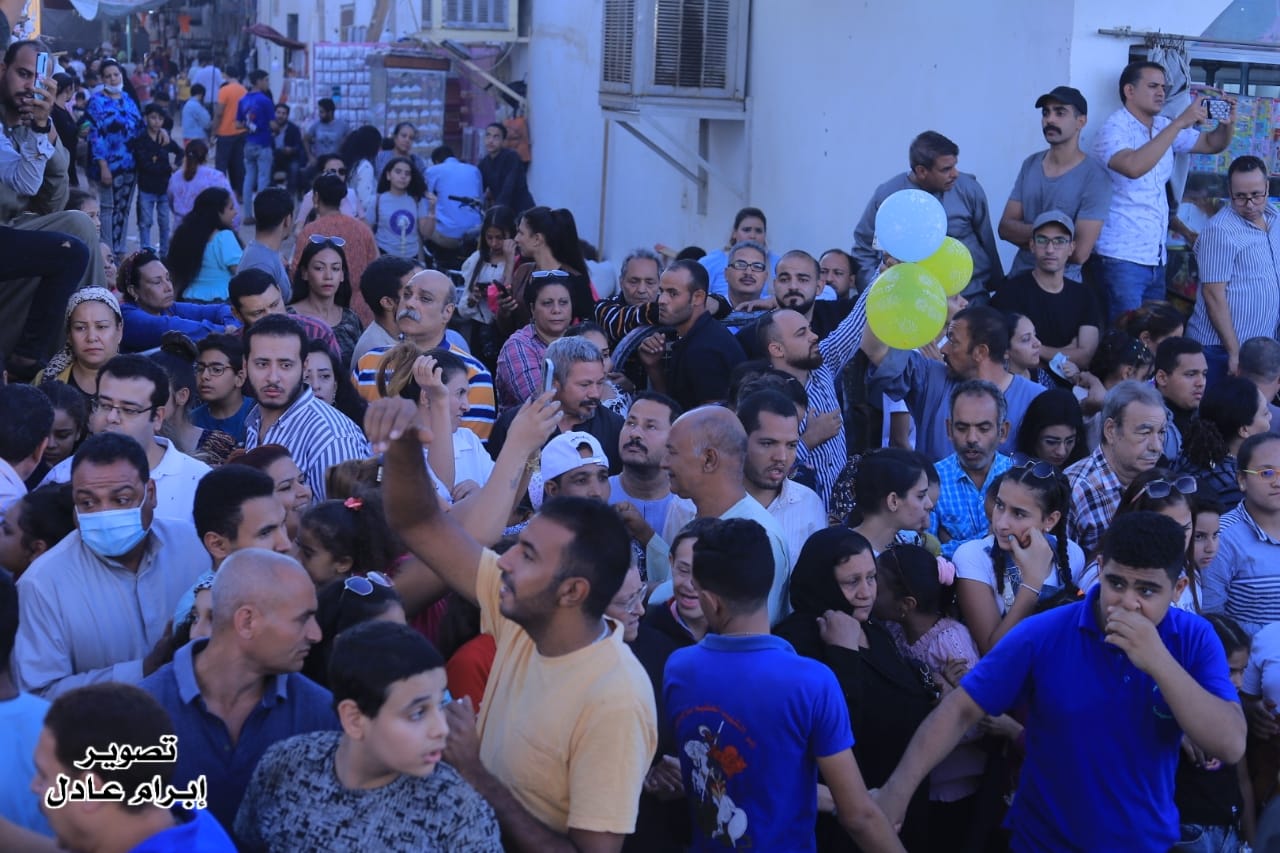 بالصور دير مارجرجس بجبل الرزيقات الآلاف يشهدون زفة الأيقونة الختامية 4 زفة الأيقونة الختامية فى دير مارجرجس بجبل الرزيقات