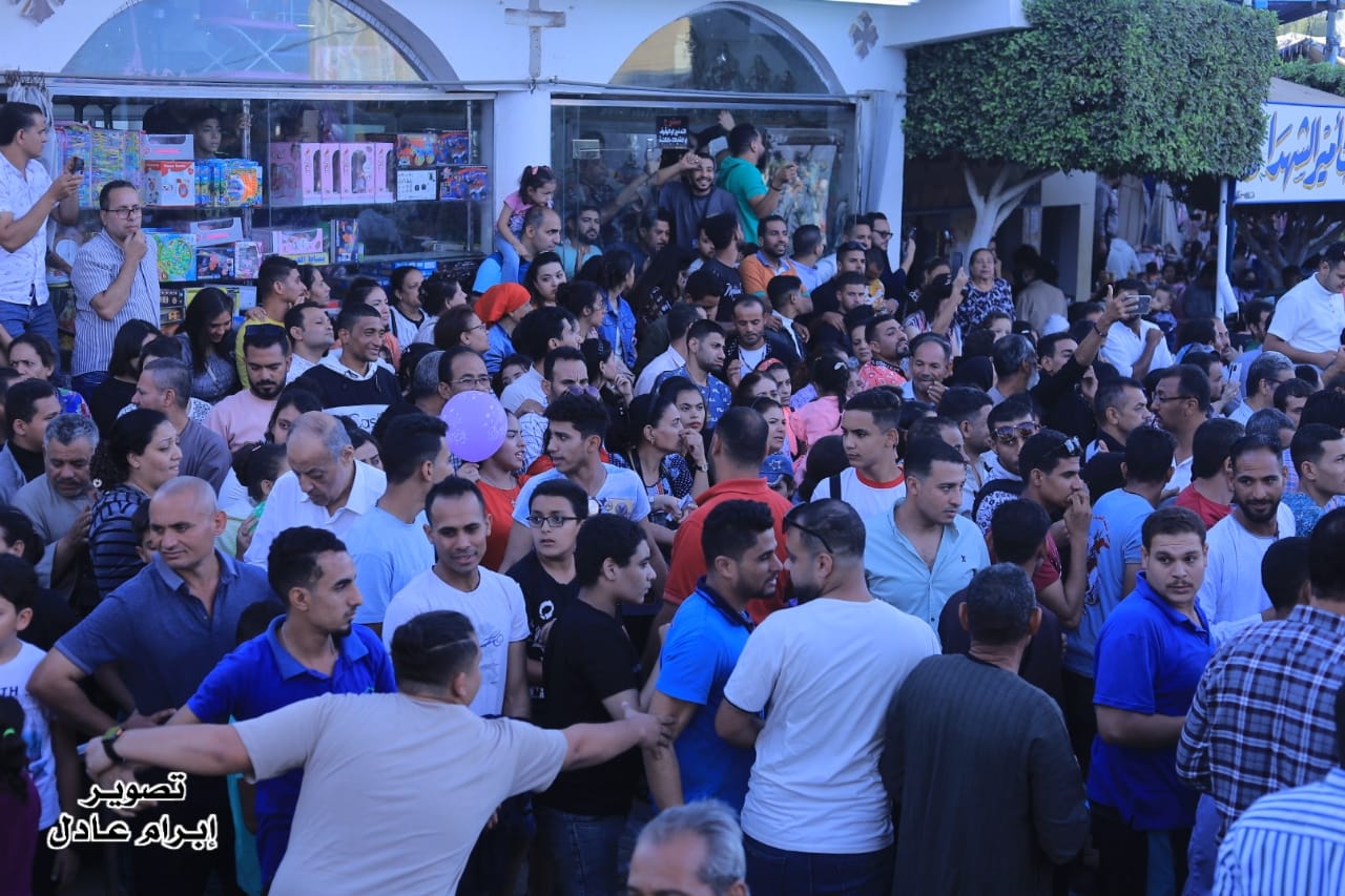 بالصور دير مارجرجس بجبل الرزيقات الآلاف يشهدون زفة الأيقونة الختامية 5 345559201 789167012567126 4796751105152949976 n 492