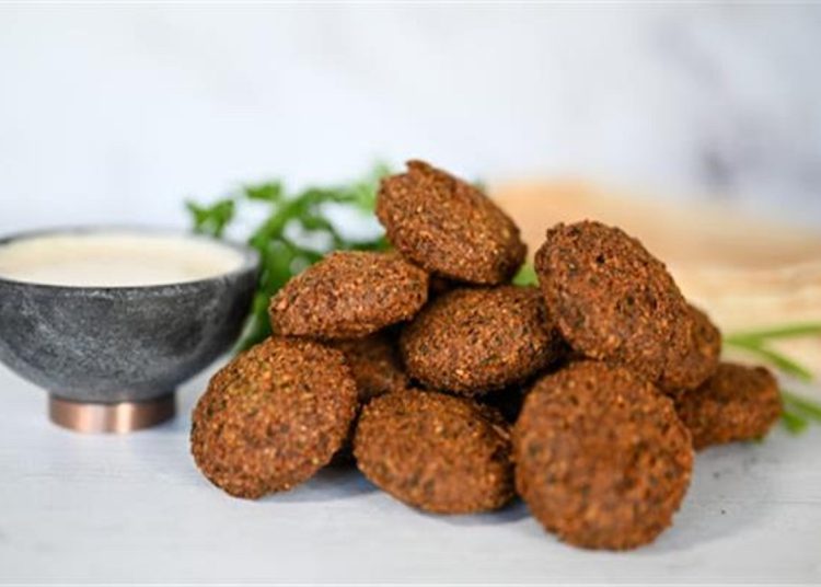 الأمراض التي تمنعك من تناول الطعام الطعمية