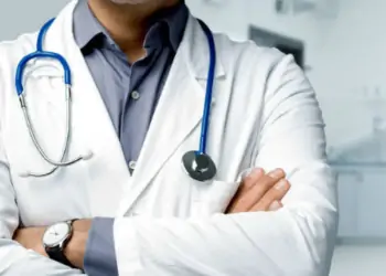 الصحة المصرية تكشف عن أعراض للسيدات تستدعي الذهاب للطبيب فورًا للفحص المبكر لسرطان عنق الرحم 8 أعراض للسيدات تستدعي الذهاب للطبيب