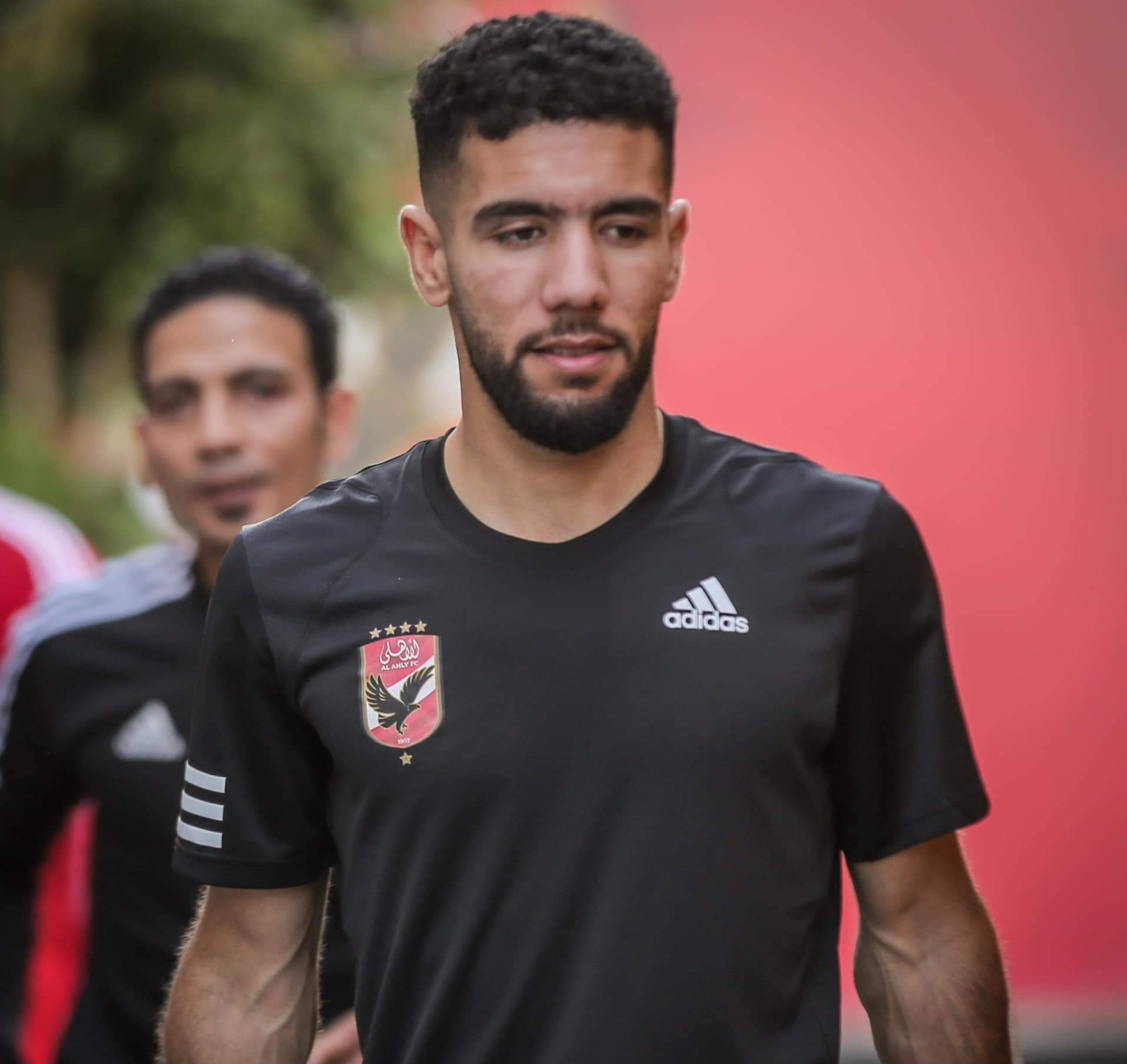 الأهلي يصدر تعليمات عاجلة بشأن هذا اللاعب 2 الأهلي يصدر تعليمات عاجلة بشأن أحمد قندوسي