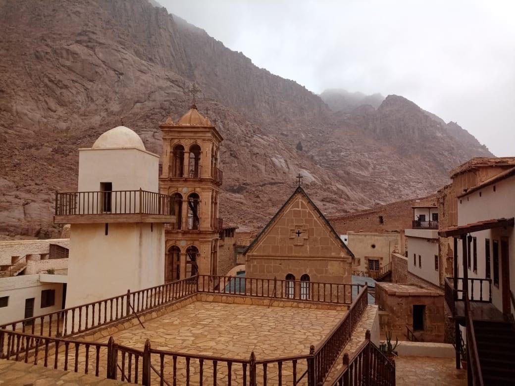 معالم تاريخية داخل دير سانت كاترين بينها بئر موسى النبى 3 دير سانت كاترين