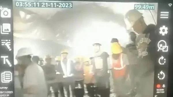 بعد انهيار نفق الهند وحصار لمدة 9 أيام أول ظهور لأكثر من 40 عامل 3 انهيار نفق الهند