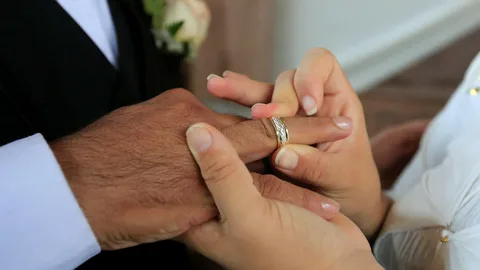 غرامة مالية بانتظار المقبلين على الزواج عقب قرار الحكومة الأخير 2 غرامة مالية بانتظار المقبلين على الزواج