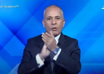 أحمد موسى على الهواء يصفق بسبب تصرف مفاجئ من ناخبة