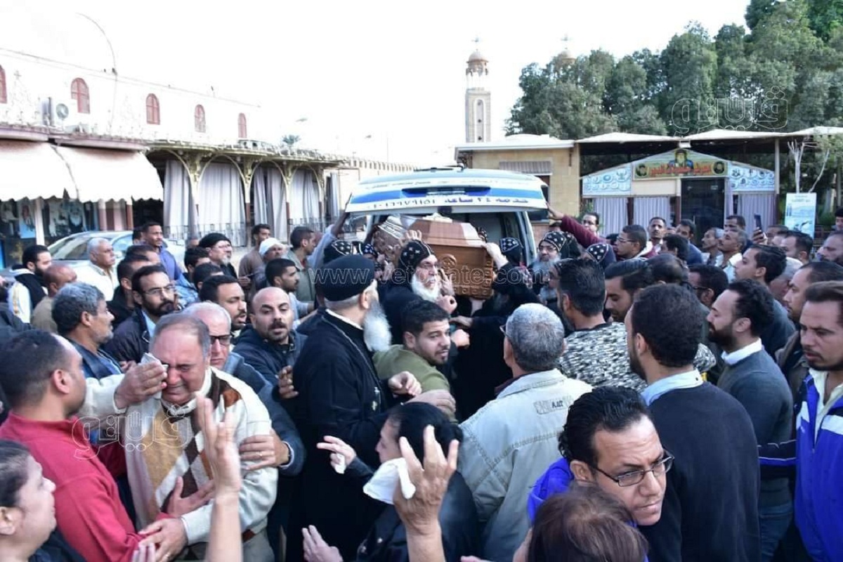بالصور صلوات جناز الراهب تادرس الشايب و يترأس الصلاة الأنبا يوساب 5 صلوات جناز الراهب تادرس الشايب