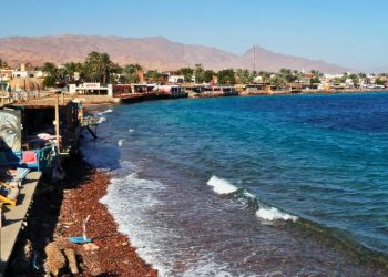 عاجل سماع انفجارات في سماء مدينة دهب شهود عيان يكشفون التفاصيل