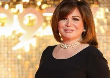 الفنانة إلهام شاهين تثير الجدل باطلالة جديدة صغرت 20 سنة صور