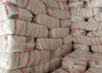 صفعة قوية لتجار السكر في السوق السوداء و هذه عقوبات رادعة لمحتكر السلع