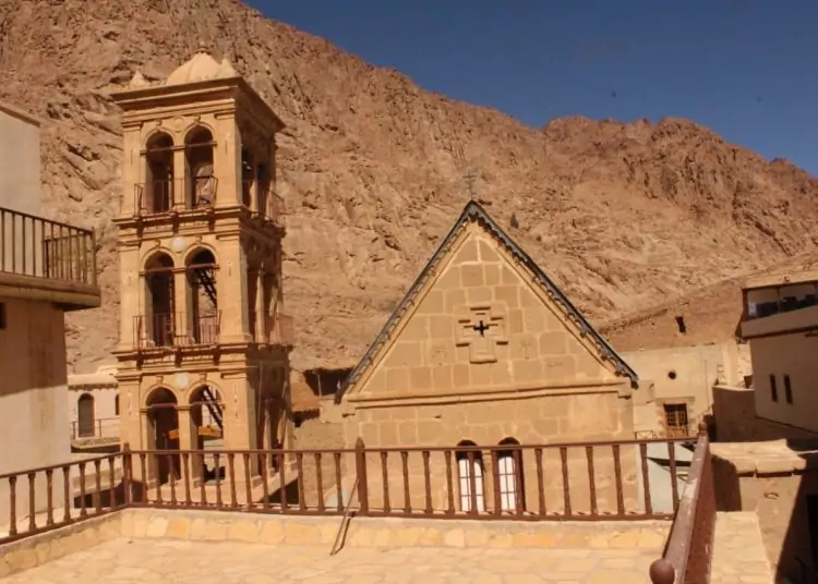محافظة جنوب سيناء تسلم الهدية السنوية لدير سانت كاترين بمناسبة عيد القديسة 1 der saint c